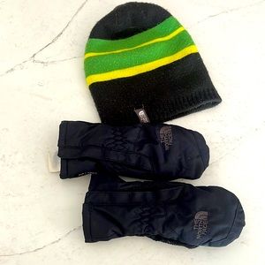 The North Face hat and mitten set - 3T/4T